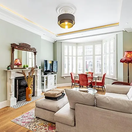 Ferienwohnung Chic Garden Flat In Leafy Ealing